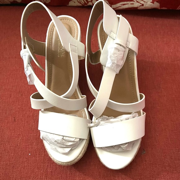 NIB Sz 8 Catherine Malandrino white leather wedges - Picture 3 of 4
